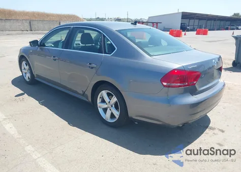 2014 Volkswagen Passat 1.8T Wolfsburg Edition z USA, uszkodzony, nr VIN 1VWAT7A30EC025433